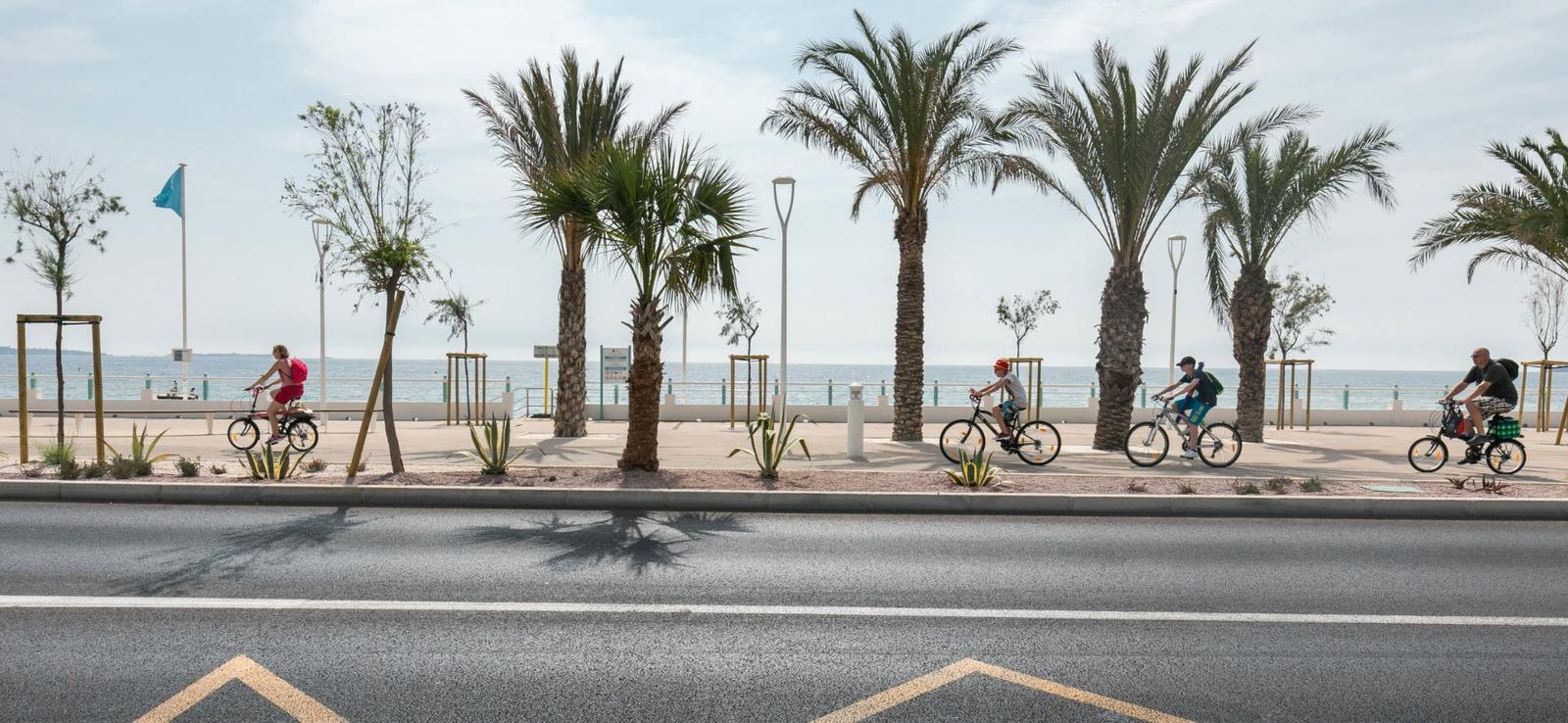 Front de mer et pistes cyclables sur la Côte d’Azur